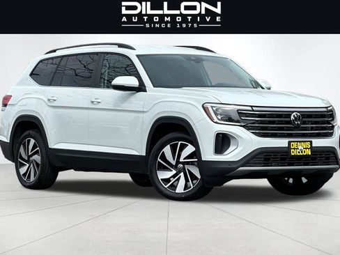 Used 2024 Volkswagen Atlas SE AWD/4WD image 2