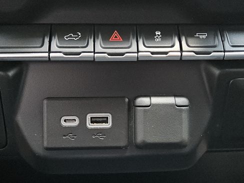 Used 2021 Chevrolet Silverado 1500 Custom w/ LPO, Dark Essentials Package RWD image 15