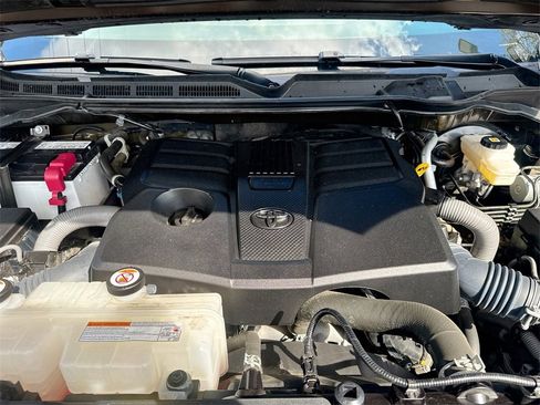 Used 2023 Toyota Tundra Limited w/ Power Package image 31