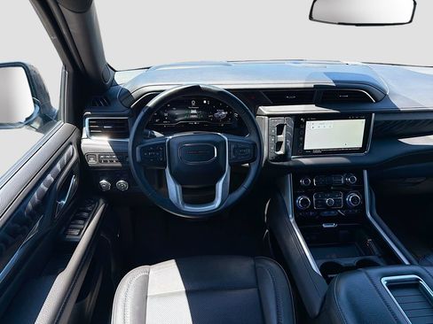 Used 2023 GMC Yukon XL Denali AWD/4WD image 23