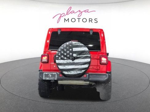 Used 2018 Jeep Wrangler Unlimited Sahara AWD/4WD image 6