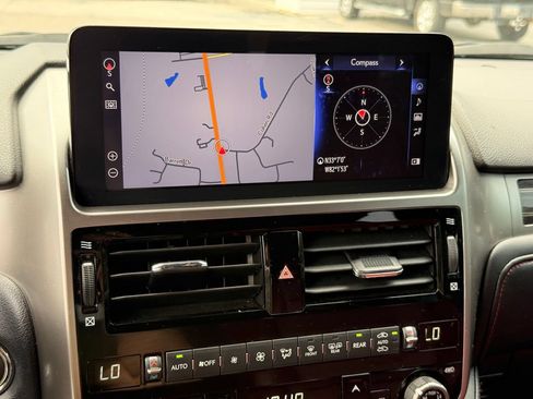 Used 2023 Lexus GX 460 Luxury w/ Accessory Package AWD/4WD image 18