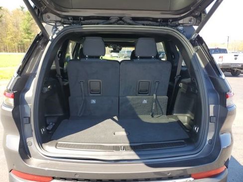 Used 2025 Jeep Grand Cherokee L Laredo w/ Luxury Tech Group I AWD/4WD image 10