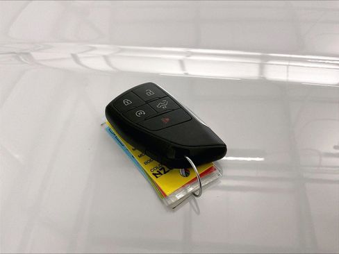 Used 2022 GMC Sierra 1500 AT4 w/ AT4 Preferred Package image 9