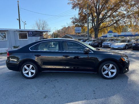Used 2013 Volkswagen Passat 2.5 SE image 17