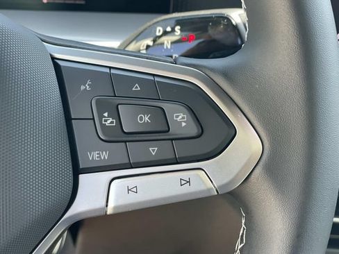New 2026 Volkswagen Tiguan SE FWD image 9