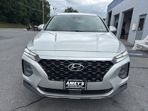 Used 2019 Hyundai Santa Fe SE image 2