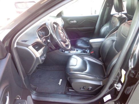 Used 2016 Jeep Cherokee Limited AWD/4WD image 13