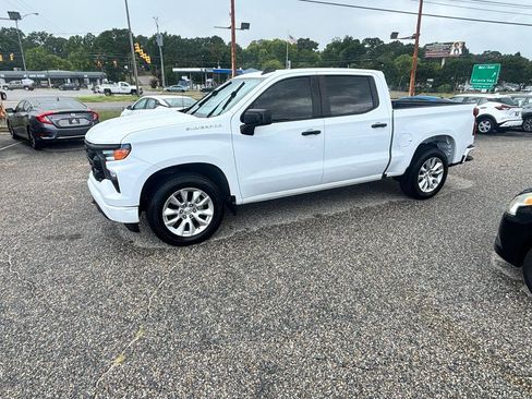 Used 2022 Chevrolet Silverado 1500 Custom RWD image 8
