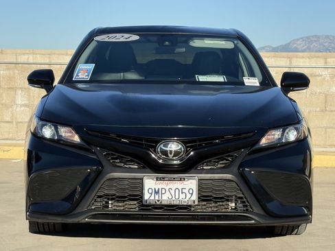 Used 2024 Toyota Camry SE image 6