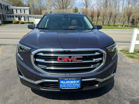 Used 2019 GMC Terrain SLT w/ Infotainment Package II AWD/4WD image 2