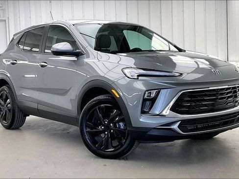 Certified 2024 Buick Encore GX Preferred AWD/4WD image 34