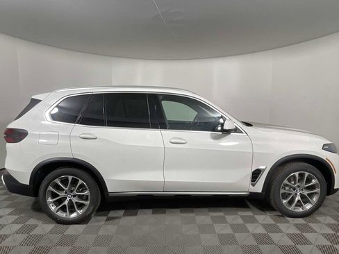 New 2026 BMW X5 xDrive40i w/ Parking Assistance Package image 4