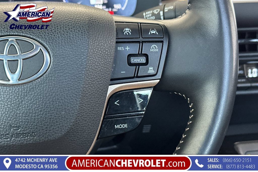 Used 2024 Toyota Crown AWD/4WD image 33