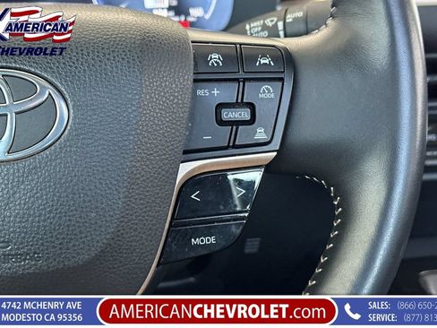 Used 2024 Toyota Crown AWD/4WD image 33