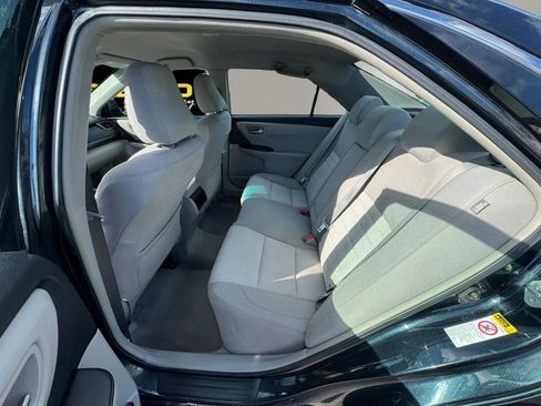 Used 2015 Toyota Camry LE FWD image 10