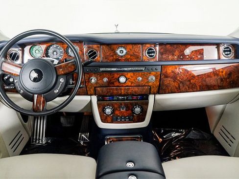 Used 2016 Rolls-Royce Phantom Sedan image 56