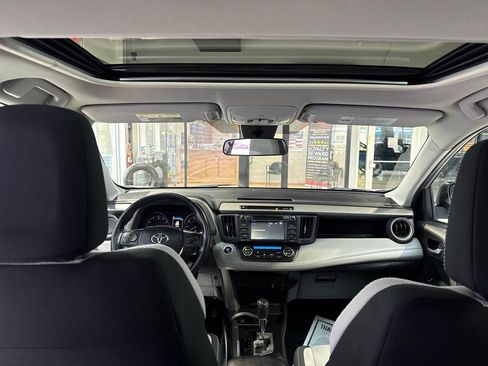 Used 2018 Toyota RAV4 XLE w/ Plus Extra Value Package FWD image 29