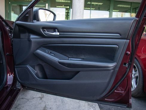 Used 2024 Nissan Altima 2.5 SV image 20