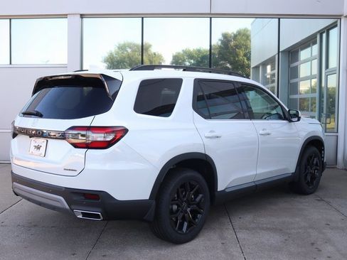 New 2025 Honda Pilot Touring image 34
