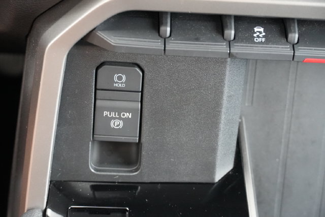 Used 2024 Toyota Tundra Limited AWD/4WD image 38