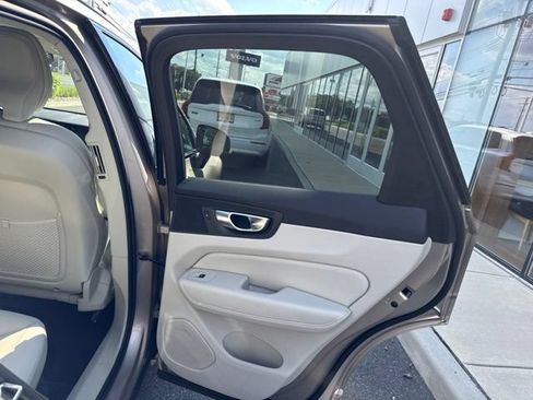 Used 2024 Volvo XC60 T8 Plus w/ Climate Package AWD/4WD image 12