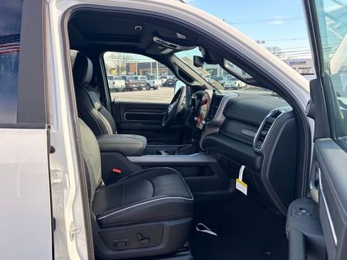 New 2026 RAM 3500 Laramie AWD/4WD image 29