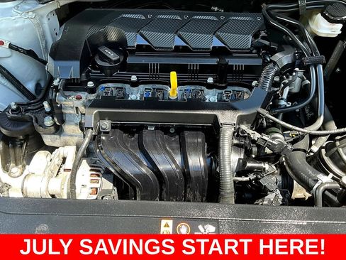 Used 2025 Hyundai Venue SEL FWD image 38