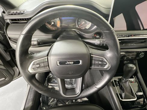 Used 2022 Jeep Compass Altitude w/ Sun and Sound Group AWD/4WD image 11