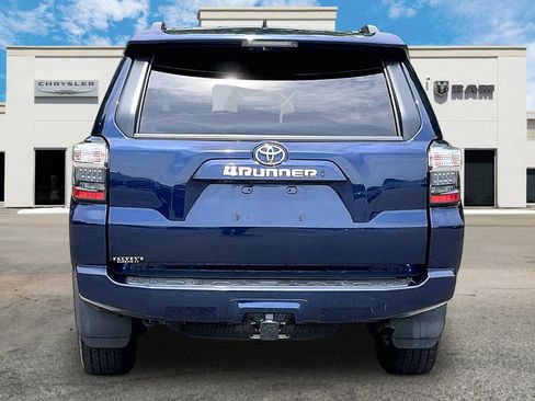 Used 2021 Toyota 4Runner SR5 AWD/4WD image 4