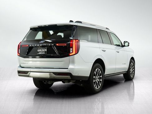 Used 2025 Ford Expedition Platinum AWD/4WD image 6