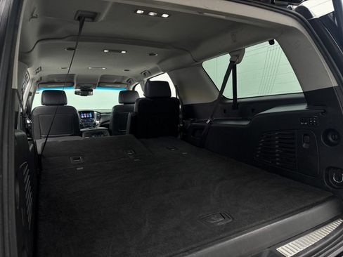 Used 2017 Chevrolet Suburban LT w/ Luxury Package image 30