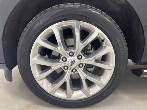 Used 2019 Ford Expedition Limited w/ Equipment Group 302A AWD/4WD image 43