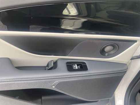 Used 2024 Lincoln Nautilus Reserve w/ Equipment Group 202A image 24