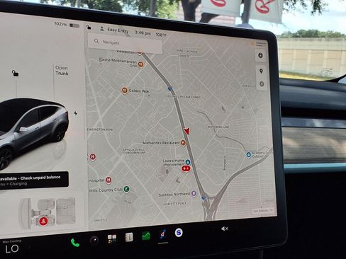 Used 2024 Tesla Model Y Long Range AWD/4WD image 18