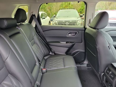 Used 2026 Nissan Rogue Platinum w/ Platinum Premium Package AWD/4WD image 29