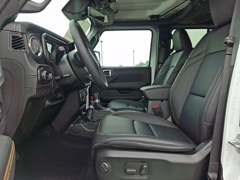 New 2026 Jeep Wrangler Unlimited Sahara AWD/4WD image 12