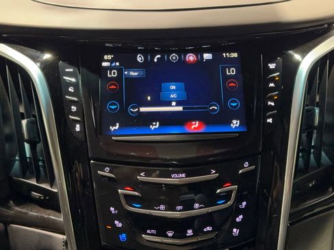 Used 2019 Cadillac Escalade Platinum image 31