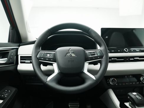 New 2025 Mitsubishi Outlander SEL image 23