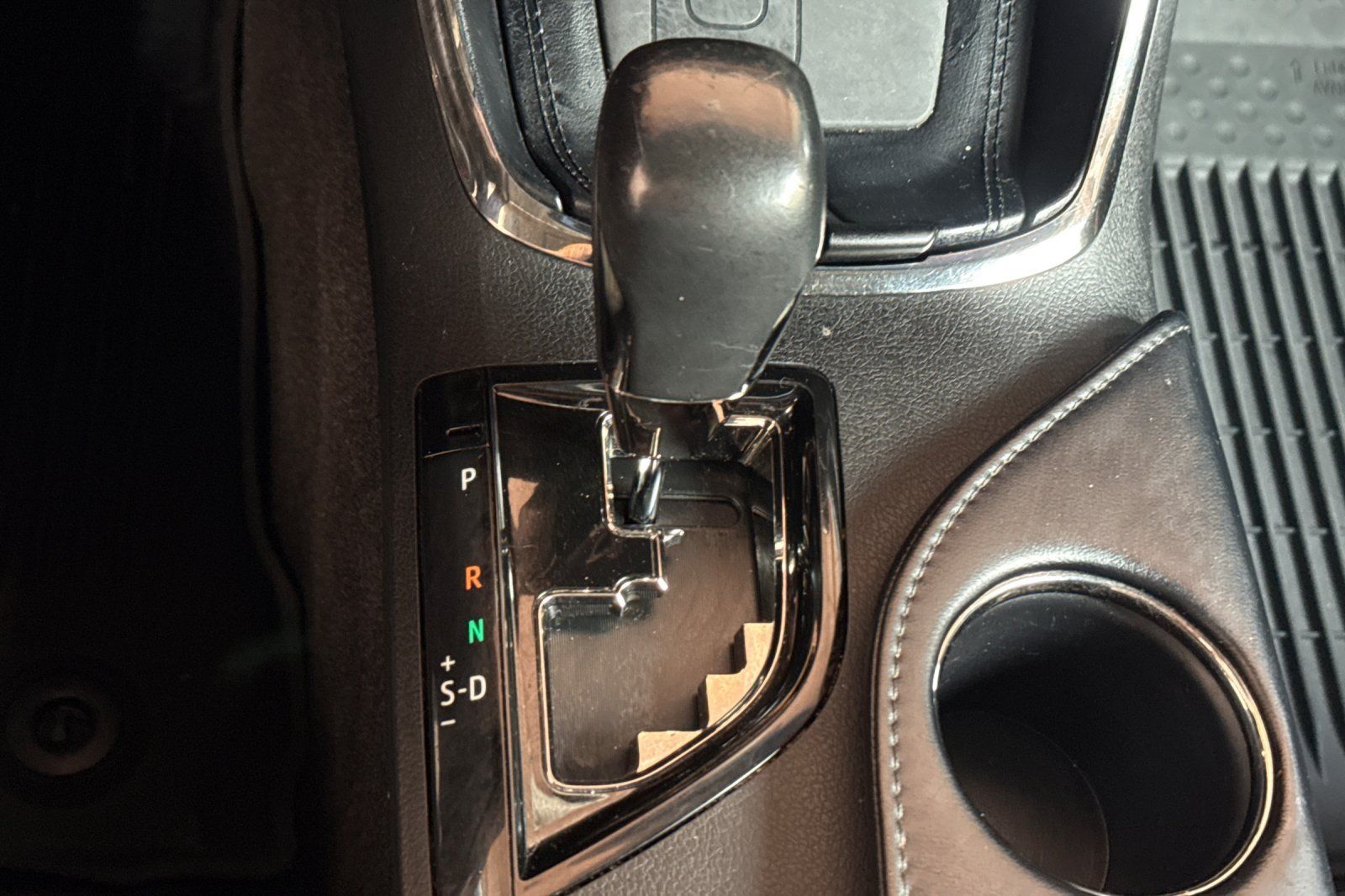 Used 2016 Toyota Avalon Touring FWD image 28