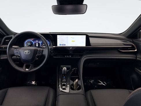 Used 2025 Toyota Crown XLE image 14
