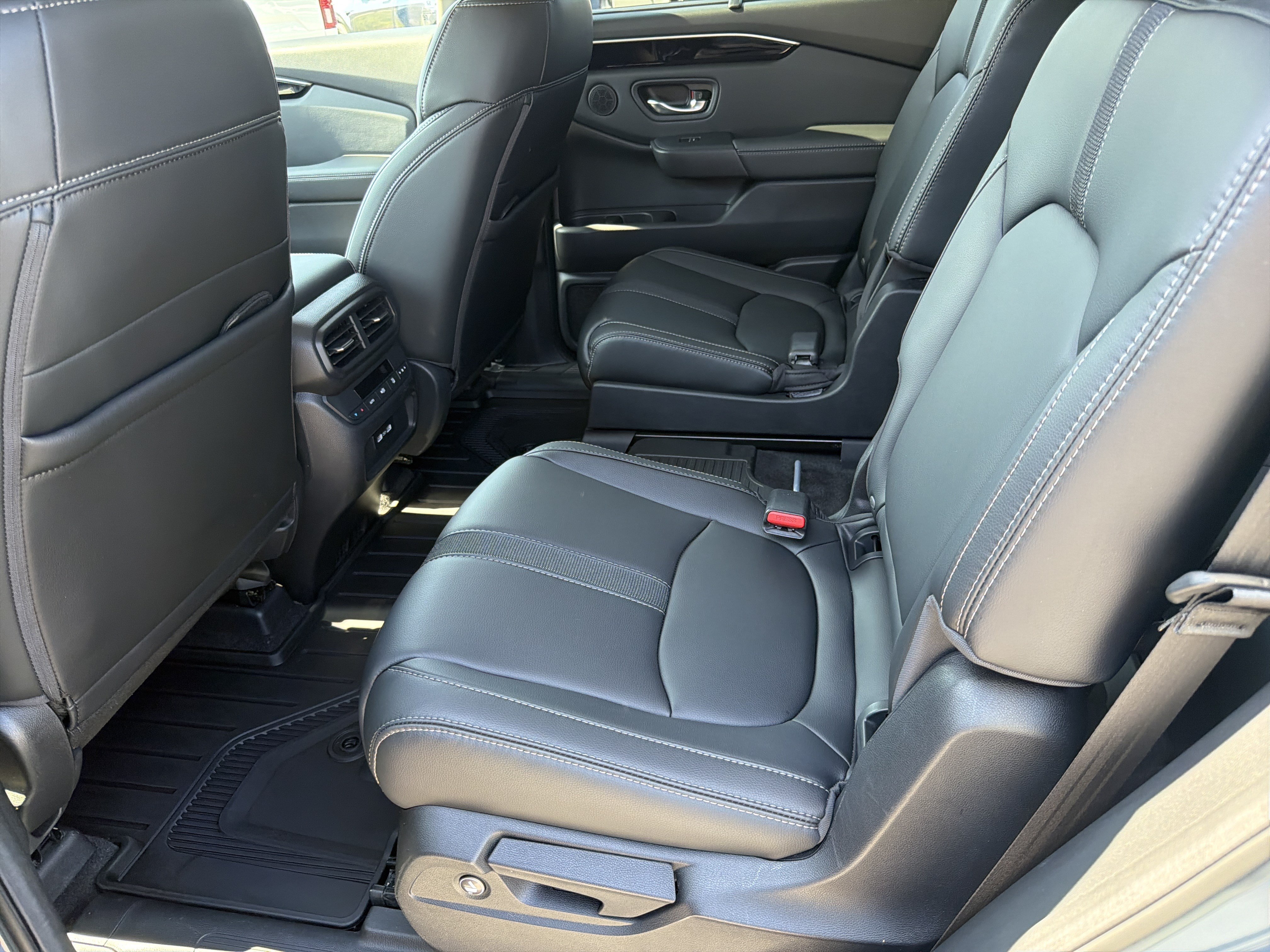 Used 2023 Honda Pilot Touring image 21