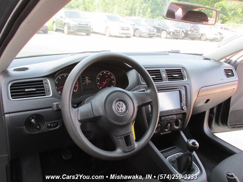 Used 2011 Volkswagen Jetta Sedan FWD image 6
