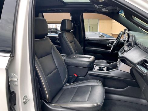 Used 2021 GMC Yukon SLT w/ SLT Premium Package AWD/4WD image 11