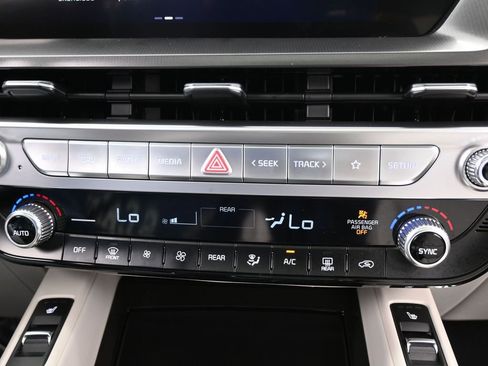 Used 2024 Kia Telluride S w/ S Sunroof Package FWD image 22