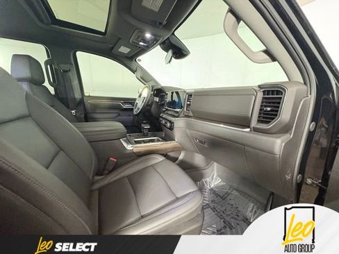 Used 2025 Chevrolet Silverado 1500 LT Trail Boss w/ Convenience Package II AWD/4WD image 9