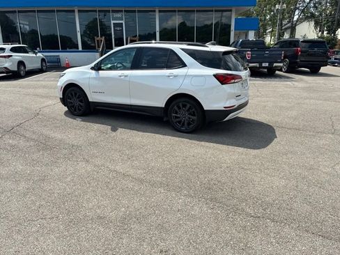 Used 2022 Chevrolet Equinox RS w/ RS Leather Package AWD/4WD image 24