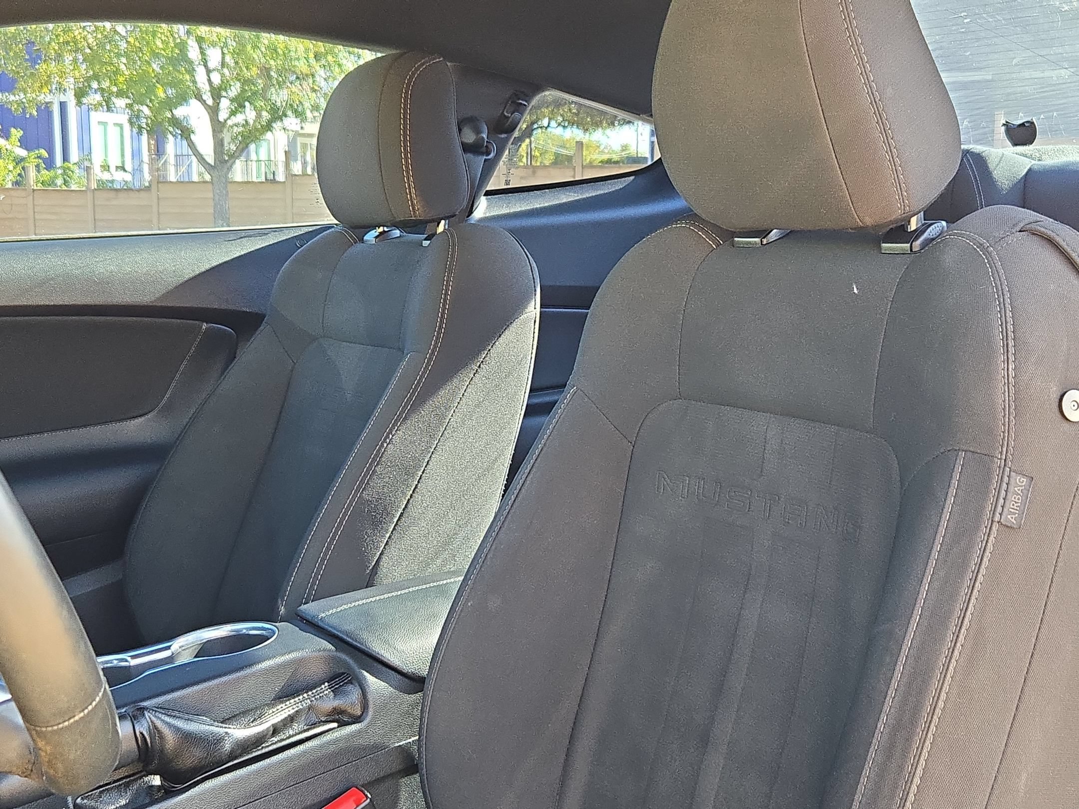 Used 2018 Ford Mustang Coupe RWD image 13