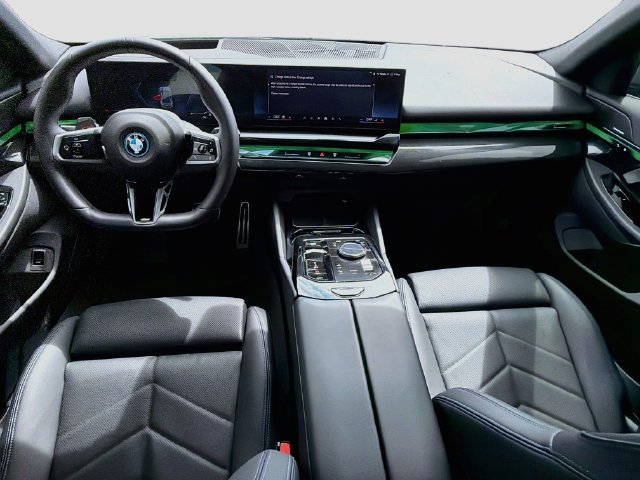 Used 2026 BMW i5 eDrive40 w/ M Sport Package RWD image 16