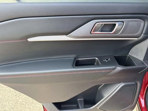 Certified 2025 Ford Explorer ST-Line w/ Premium Package image 19